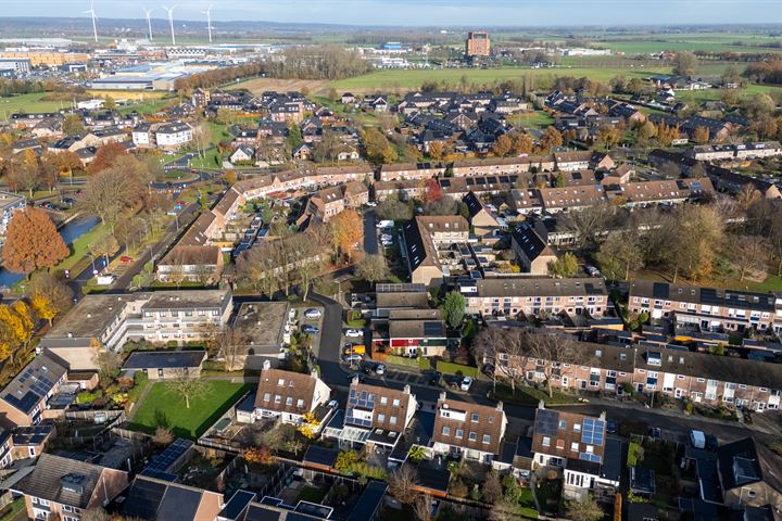 Bekijk foto 40 van van Ruisdaelstraat 23