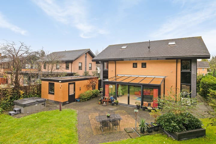 Foto 50 van Maandenweg 18