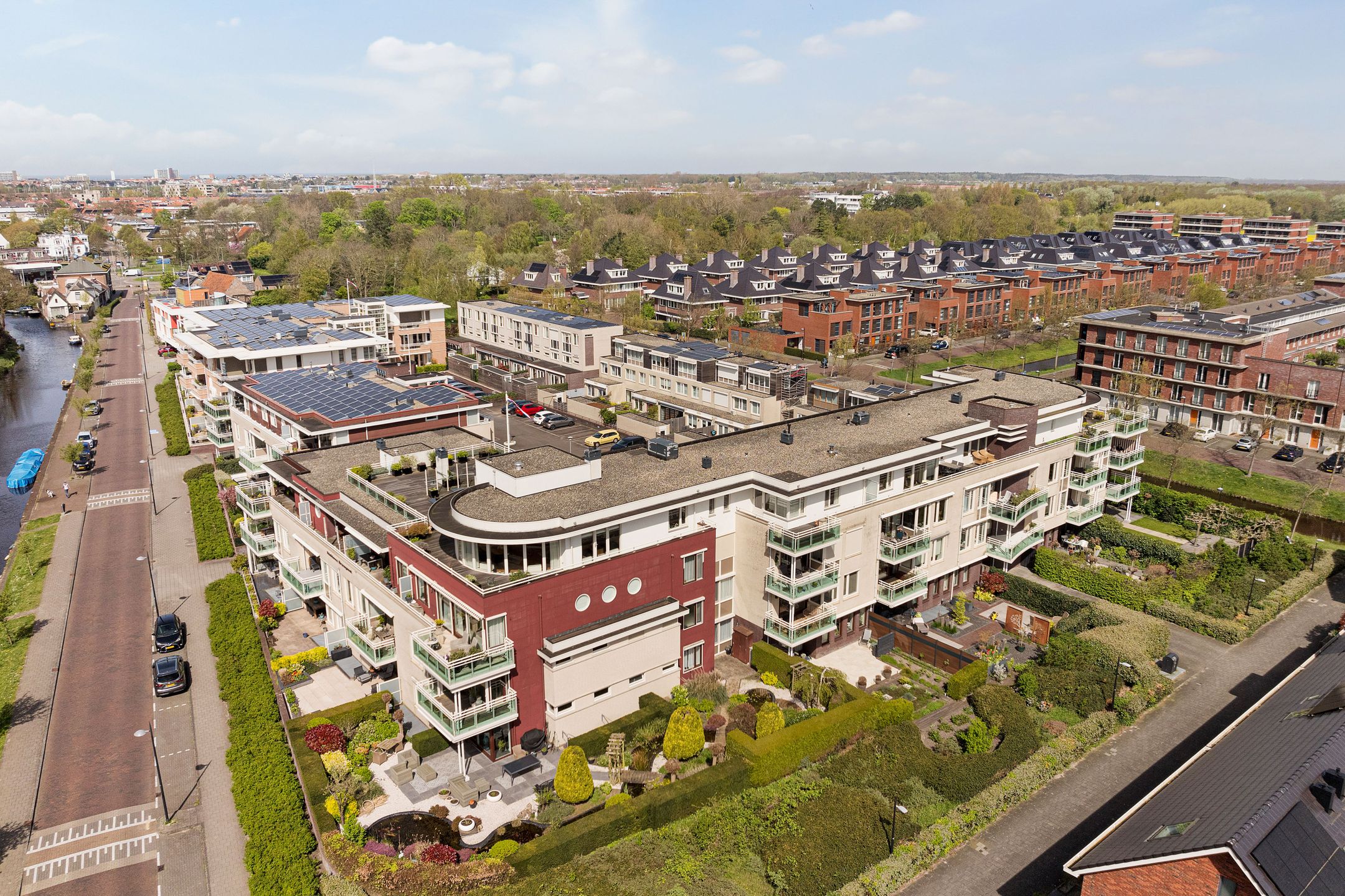 Photo 3 of Tamarijnslaantje 19