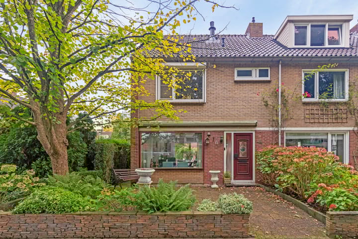 Photo 3 of Pinksterbloem 8