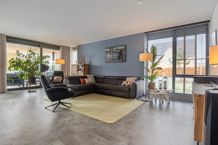 Foto 2 van Elbert Veenendaalhof 2