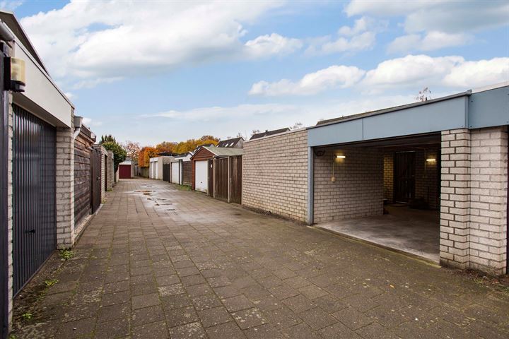 Bekijk foto 37 van Lokomotiefstraat 22