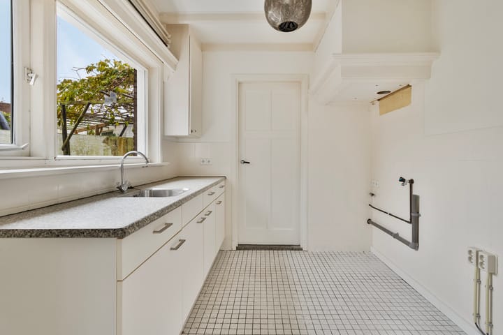 Foto 15 van Laarstraat 5