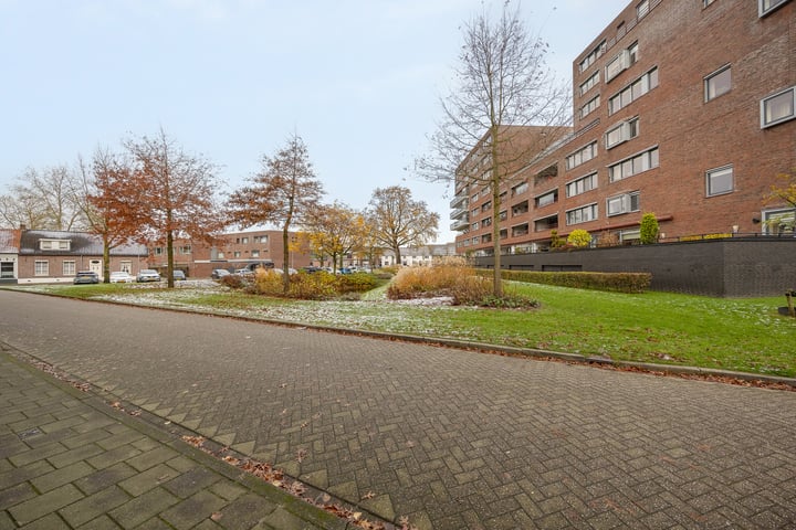 View photo 35 of Mgr. Verrietstraat 17