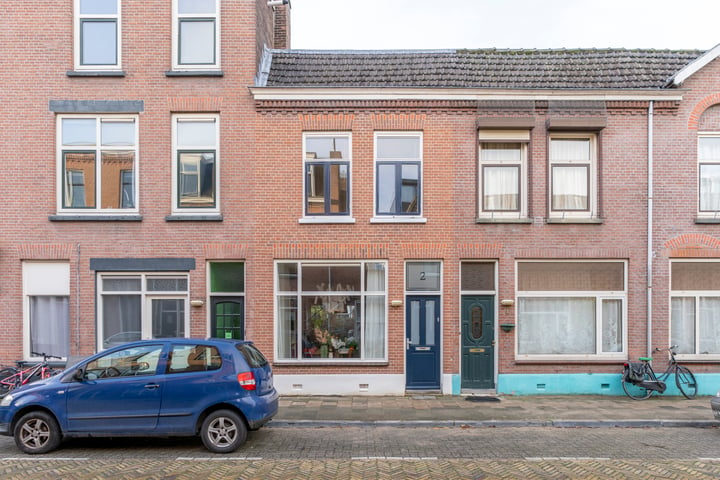 View photo of Van Limburg Brouwerstraat 2