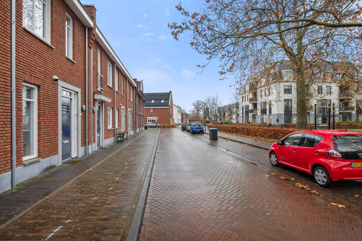 View photo 2 of Kloosterstraat 11