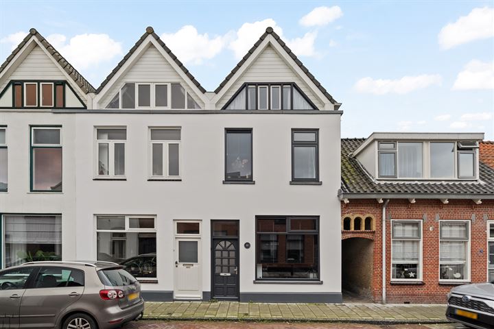 View photo 1 of Scheveningsestraat 31