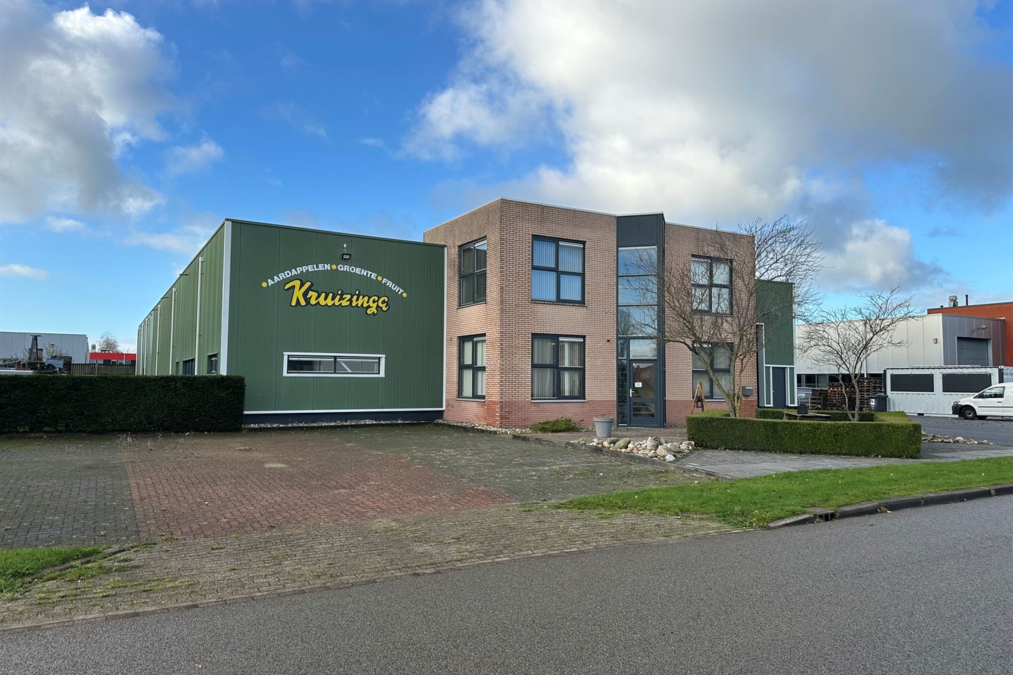 Bekijk foto 1 van Businesspark Friesland-West 21