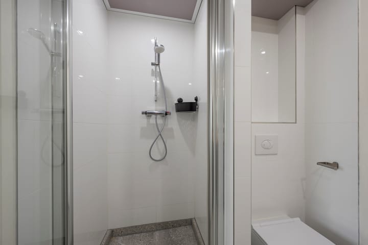 Photo 16 of Johannes Poststraat 168