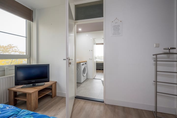 Photo 19 of Johannes Poststraat 168