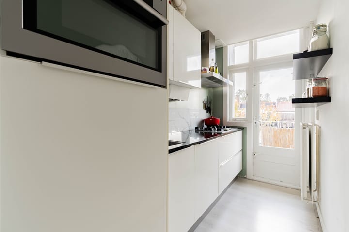 Photo 8 of Heemstedestraat 46-3