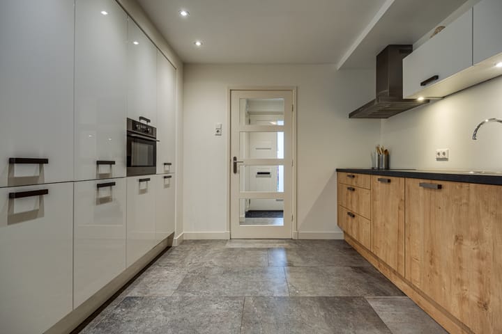 Photo 11 of Raadhuisstraat 16