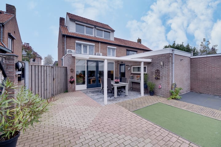 Photo 32 of Raadhuisstraat 16