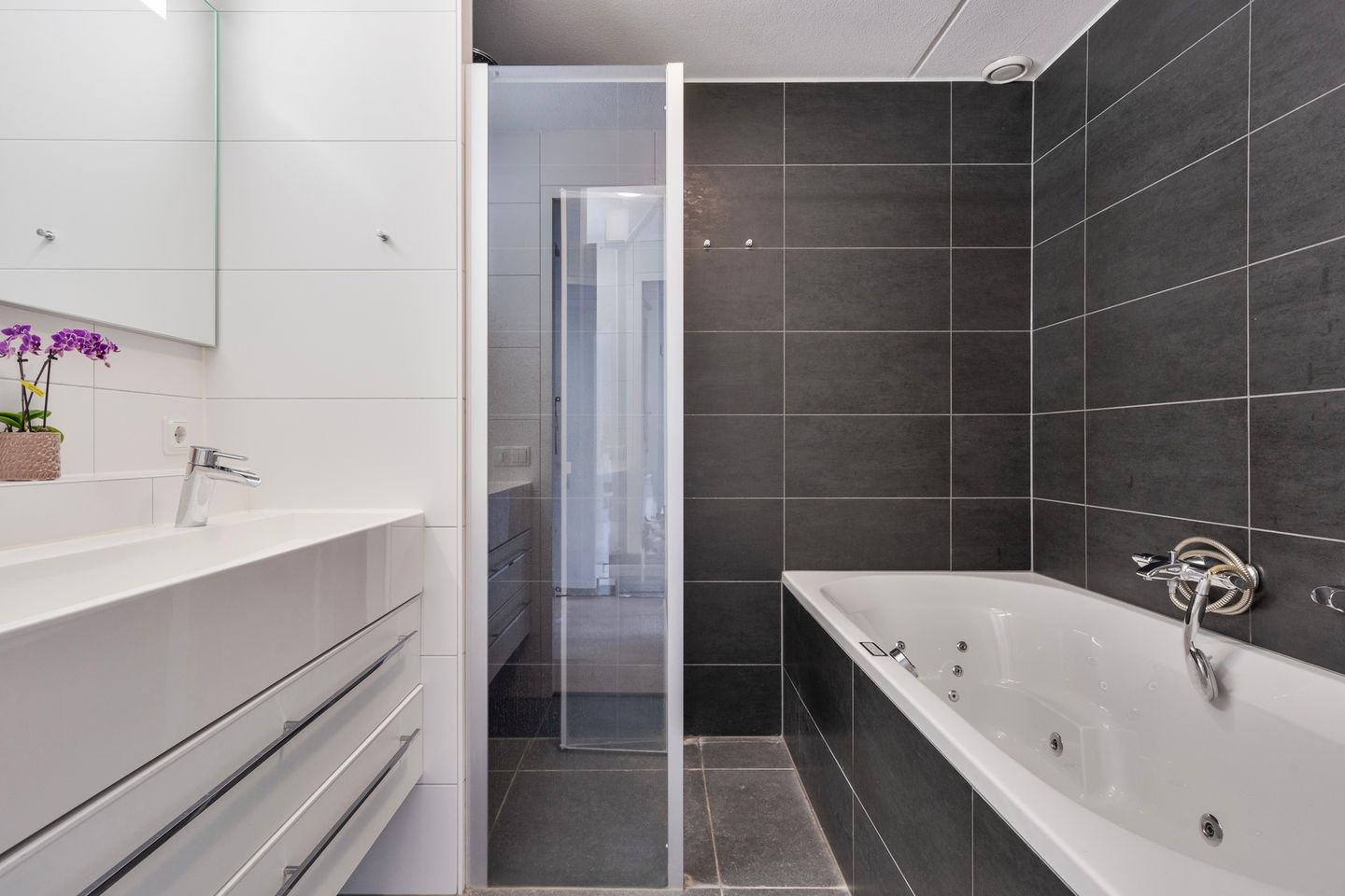 Photo 4 of Rik Woutersweg 25