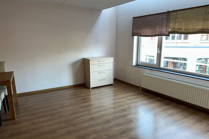 View photo 9 of Zon en Maanstraat 28