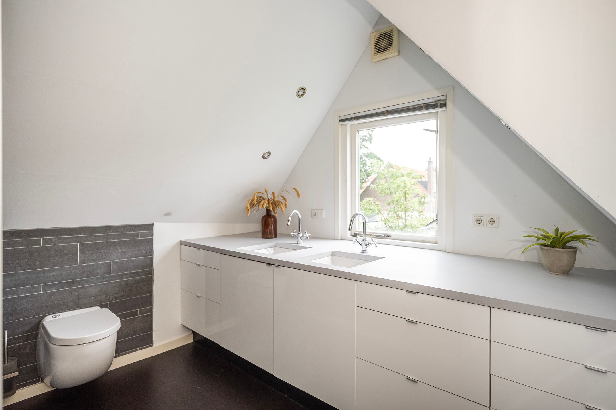 Foto 24 van Thomas a Kempisstraat 107