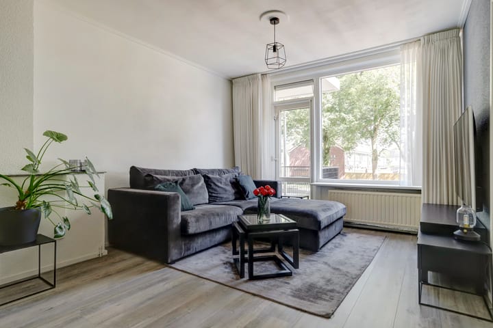 Foto 8 van Jacob van Ruijsdaelstraat 38