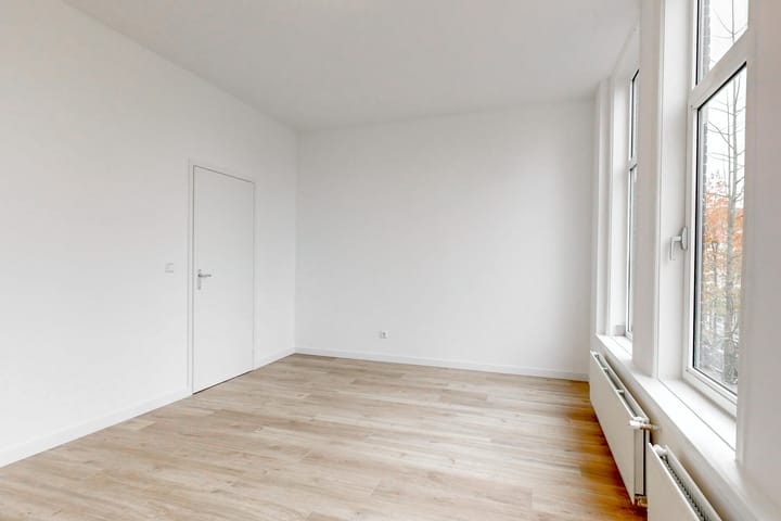 Photo 4 of Prins Hendrikplein 3-A