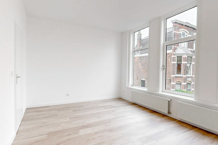 Photo 5 of Prins Hendrikplein 3-A