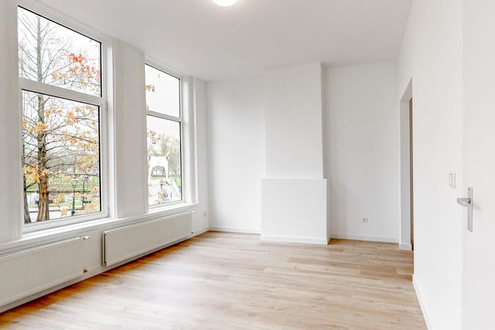 Photo 3 of Prins Hendrikplein 3-A