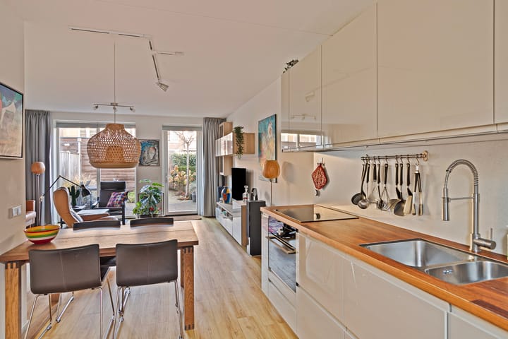 Foto 15 van Titus Brandsmastraat 26