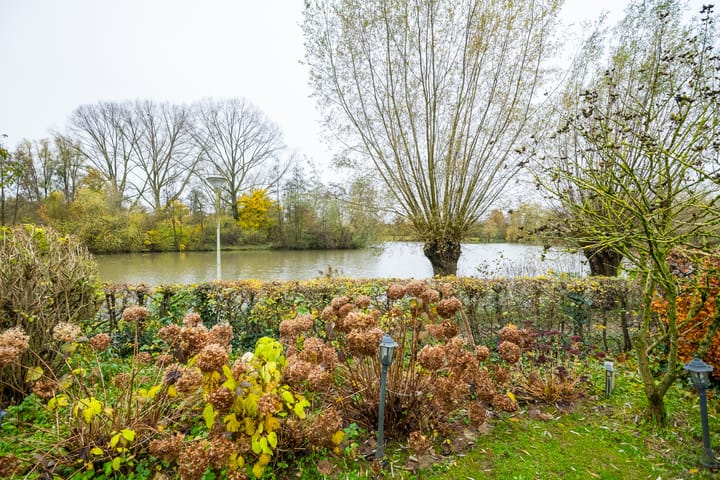 Foto 32 van Ampsen 68-A