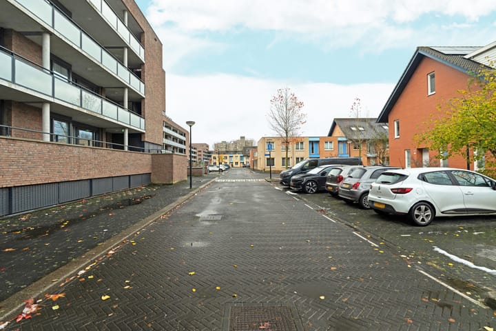 Foto 8 van Glitterstraat 136