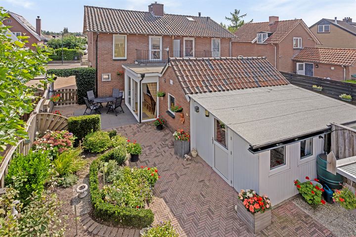 Bekijk foto 2 van Frans van Mierisstraat 64