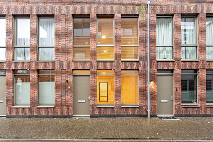 View photo 1 of van Riesenstraat 5