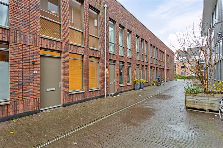 View photo 2 of van Riesenstraat 5