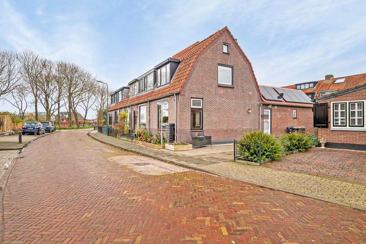 View photo 4 of Oosterstraat 30