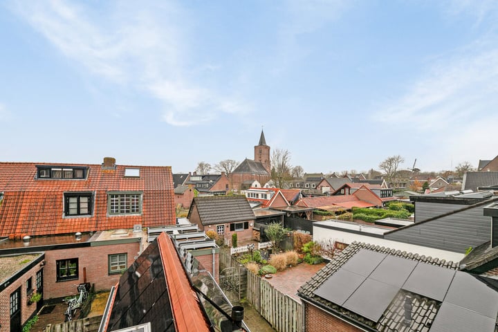 View photo 33 of Oosterstraat 30