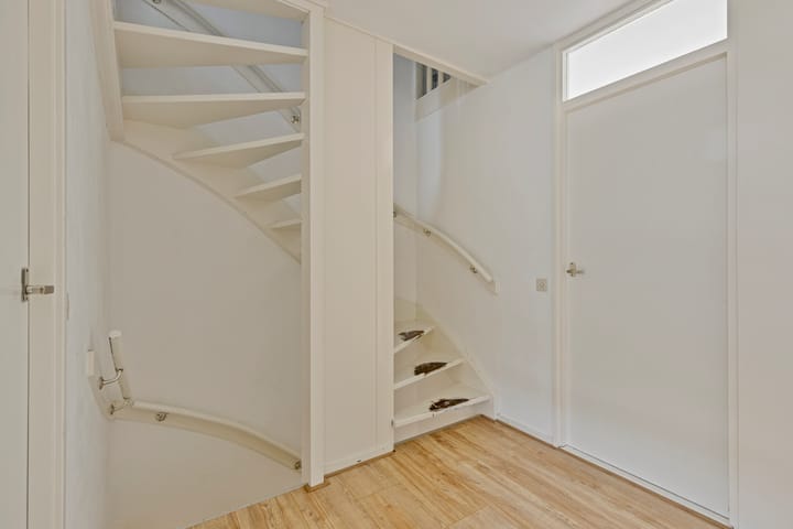 Foto 23 van Rechterenstraat 34