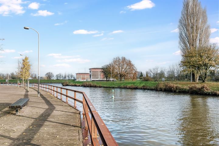 Bekijk foto 16 van Vluchtladderstraat 25