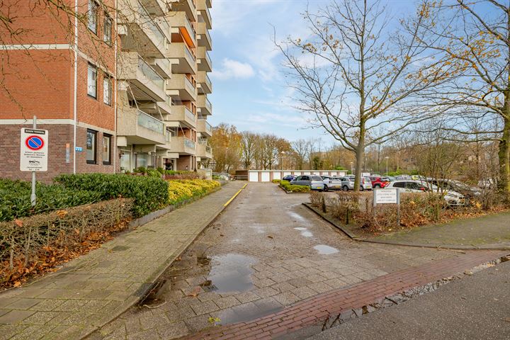 Bekijk foto 39 van Jennerstraat 58