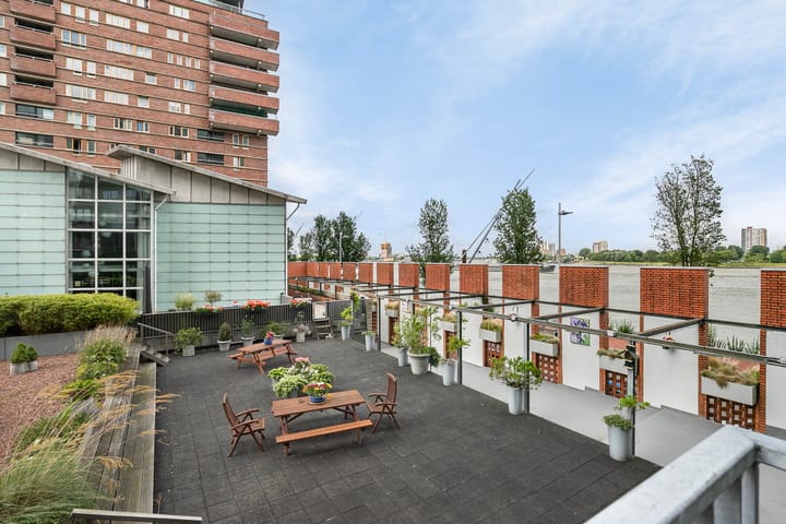 Foto 36 van Puck van Heelstraat 98