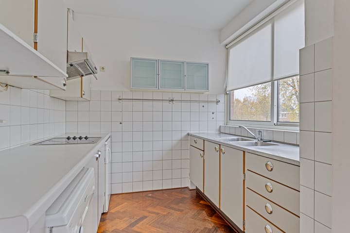 Photo 11 of Herman Moerkerklaan 35-A