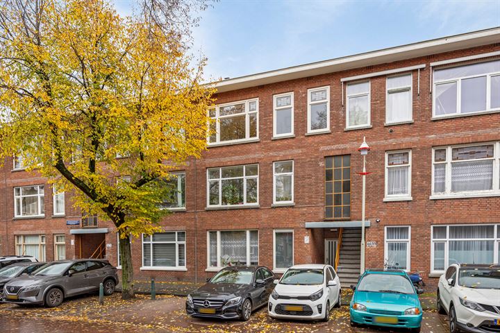 View photo of Linnaeusstraat 46