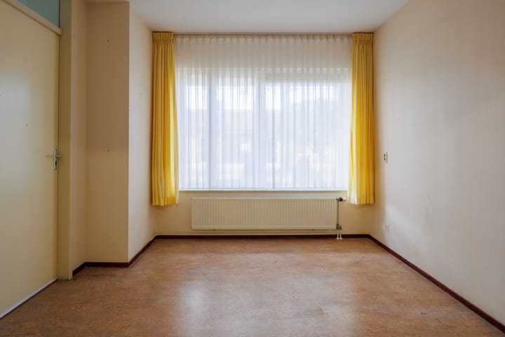 Foto 15 van Julianalaan 28