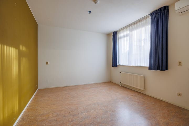 Foto 18 van Julianalaan 28