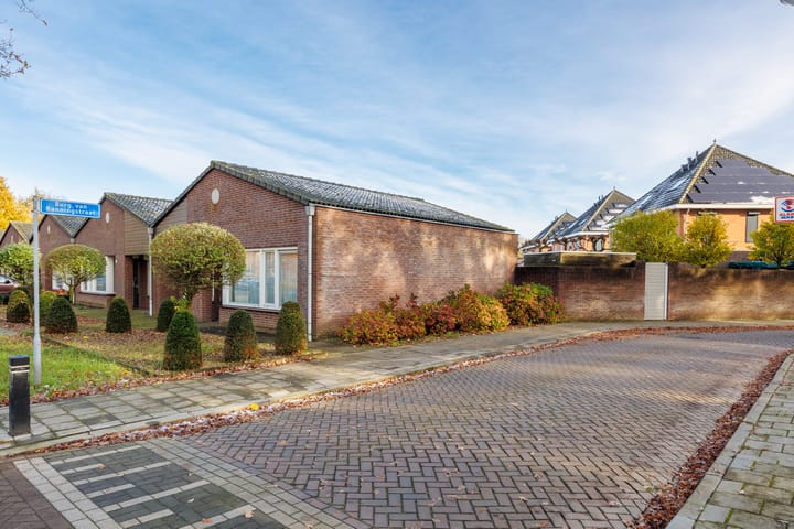 Foto 32 van Julianalaan 28