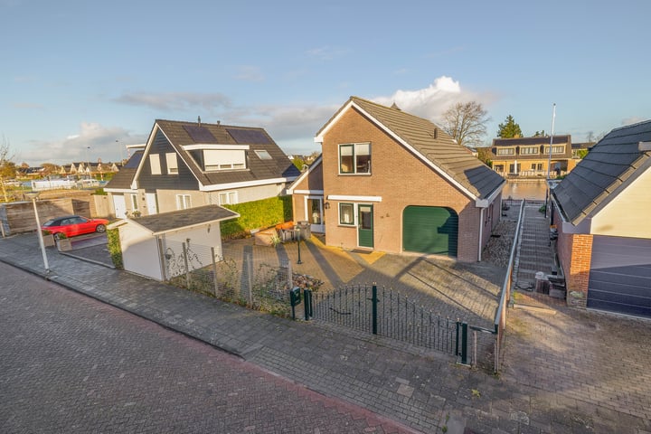 Bekijk foto 3 van Villa Novalaan 18