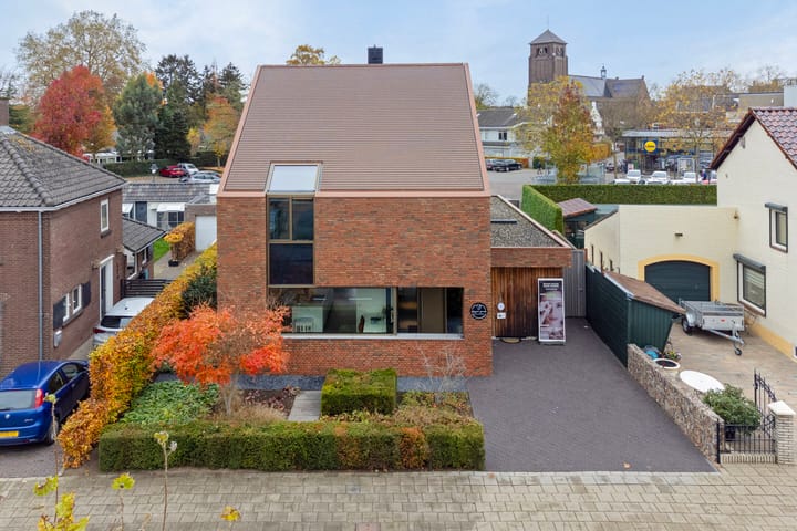 Foto 2 van van Ambestraat 10