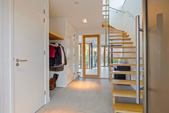 Foto 9 van van Ambestraat 10