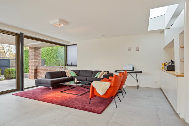 Foto 12 van van Ambestraat 10