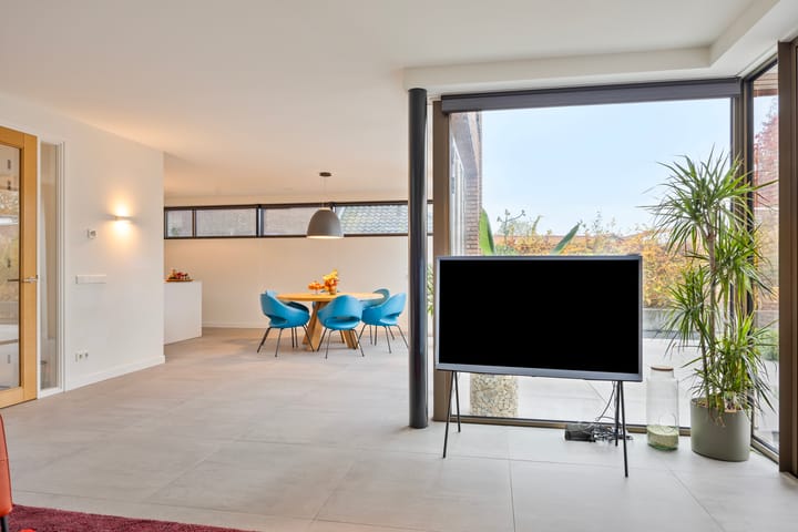 Foto 15 van van Ambestraat 10