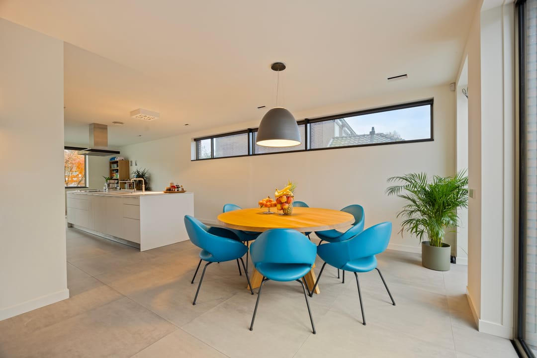 Foto 17 van van Ambestraat 10