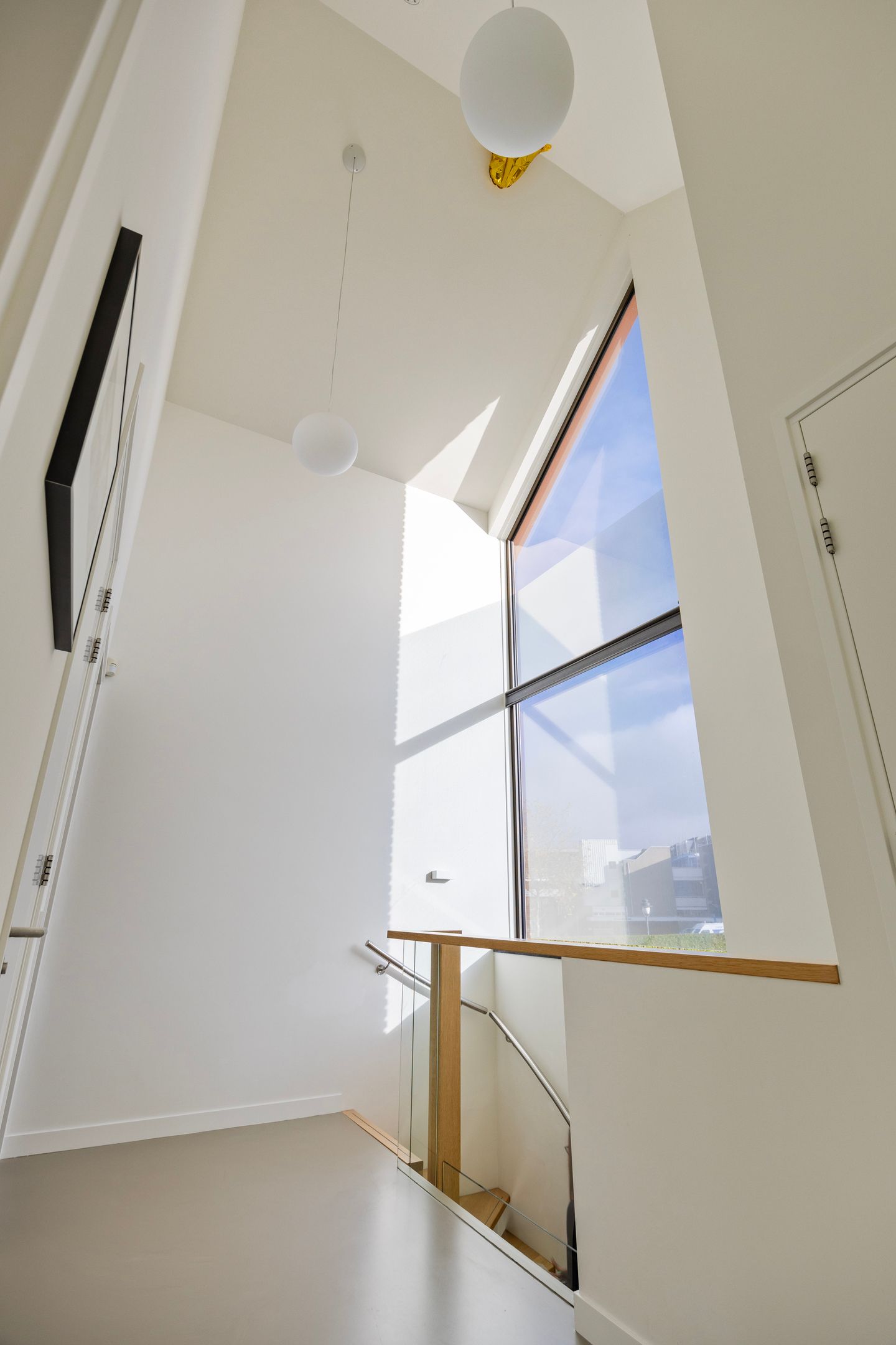 Foto 30 van van Ambestraat 10