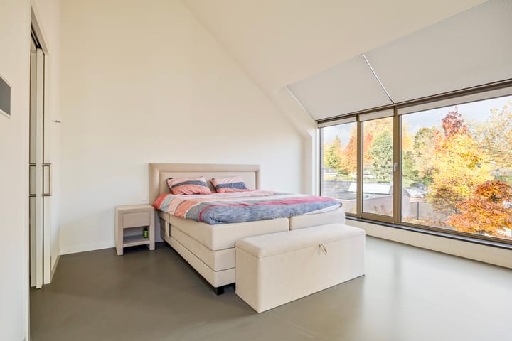 Foto 34 van van Ambestraat 10