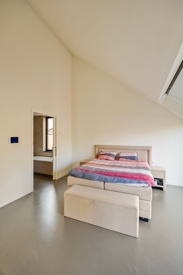 Foto 35 van van Ambestraat 10